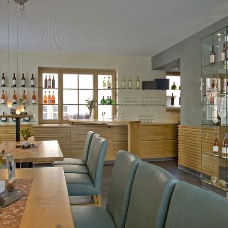 Lehmputzarbeiten in einem Restaurant
